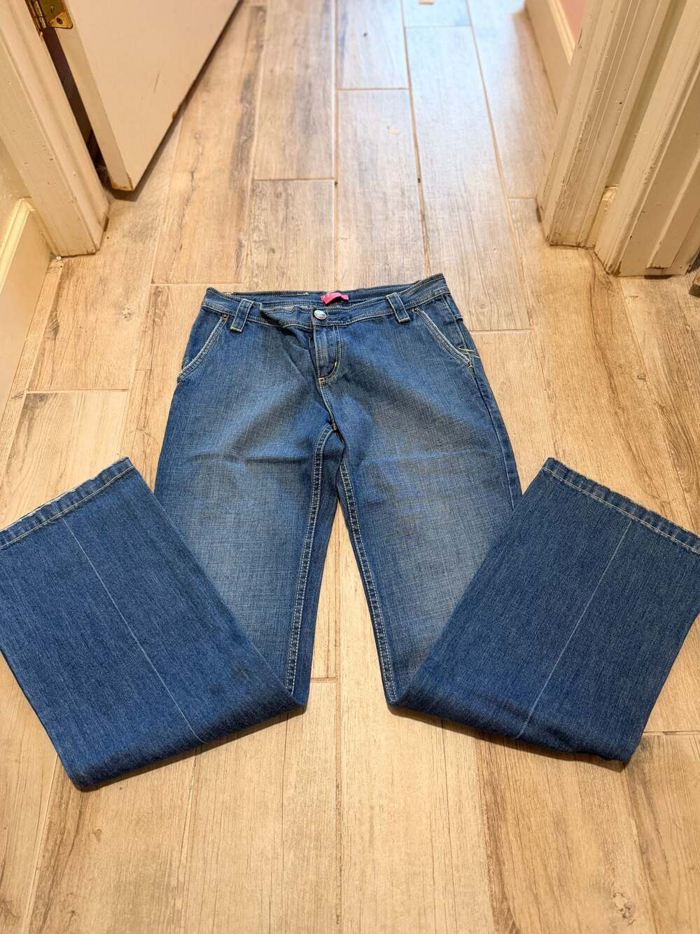 BCBGMAXAZRIA BCBG GIRLS Y2K Low Rise Flare Denim Jeans Size 8